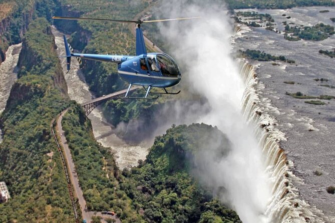 13-15 minutes Private Short Helicopter Flight - What the pilot and guide add
