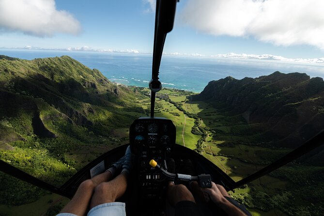 18 Minutes SHARED Helicopter Tour in Honolulu - Ala Wai Harbor, Waikiki, and Diamond Head