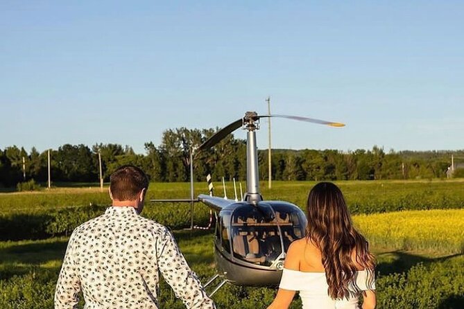 20 Minute Scenic Helicopter Private Tour - Looking Down on the Historic Town and Blue Water