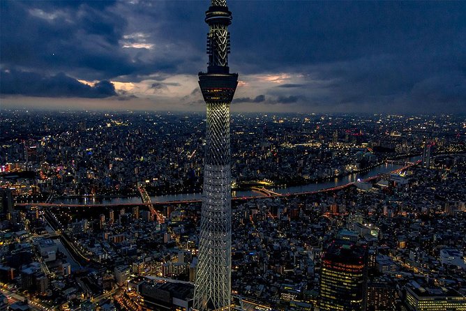 25-Min Downtown Helicopter Tour : Tokyo Skytree and Tokyo Tower - Who will enjoy this flight most