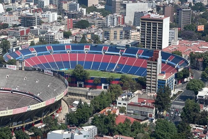 30 min Private Helicopter Tour in Mexico City - The Revolution monument and the UNAM campus