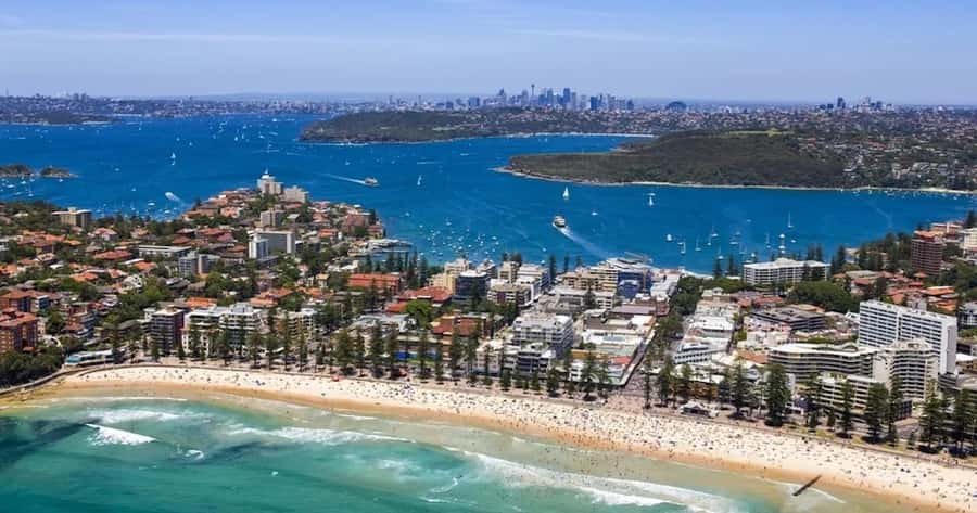 30 Minute Shared Sydney Harbour Scenic Helicopter Tour - Returning over Sydney Harbour’s icons