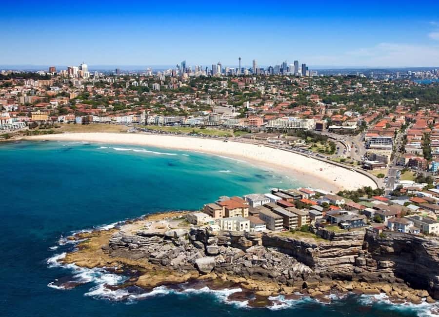30 Minute Shared Sydney Harbour Scenic Helicopter Tour - The Pacific coast route from Coogee to Curl Curl