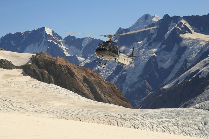 30 minute Tasman Experience - scenic helicopter flight - A snow landing on New Zealand’s longest glacier