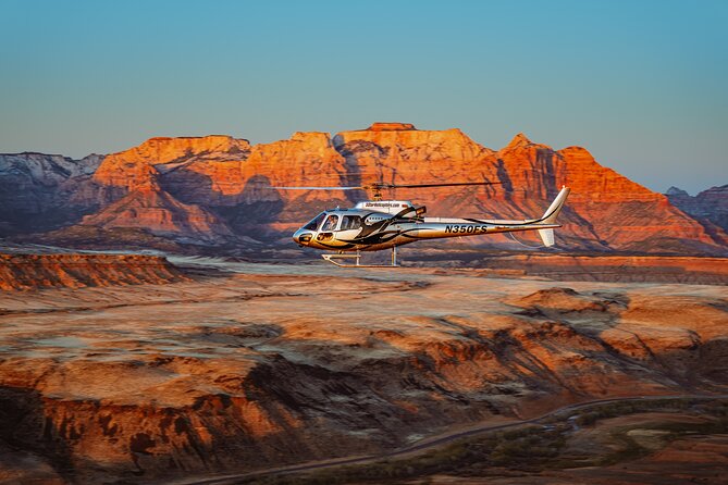 55 Mile - Helicopter Tour Around Zion National Park - Photography from a moving helicopter