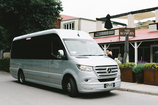6 Hour's - Queenstown's Helicopter Gin Tour - Arrowtown adds food and a change of scene