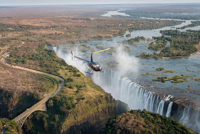A Helicopter flight Over the Victoria falls - Practical booking advice from Livingstone