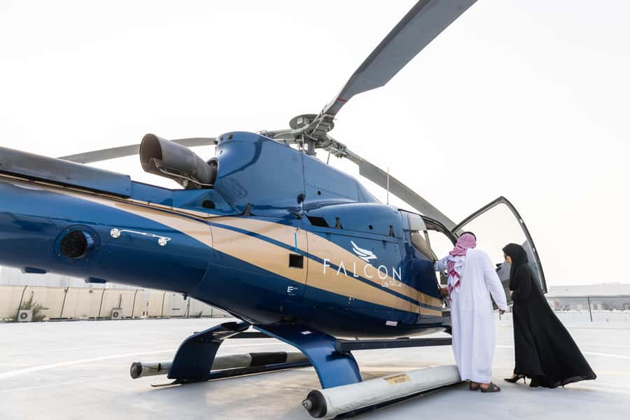 Abu Dhabi: Shared Helicopter Tour - Al Hudayriat Island and the turquoise sea