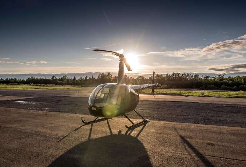 Attitude-Helicopter: Helicopter tour of Quebec City - The shuttle makes the outing easier