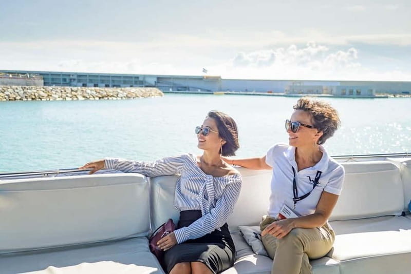 Barcelona: Helicopter, Boat Ride & Old Town Private Tour - What the four-hour timing really means