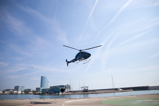 Barcelona Helicopter, Sailboat & Old Town Private Walking Tour - Why the timing can become complicated
