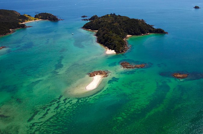 Bay of Islands and Hole in the Rock Scenic Helicopter Tour - The one-hour landing and Māori-guided walk