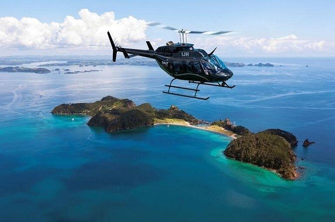 Bay of Islands and Hole in the Rock Scenic Helicopter Tour - What the small helicopter means for your view