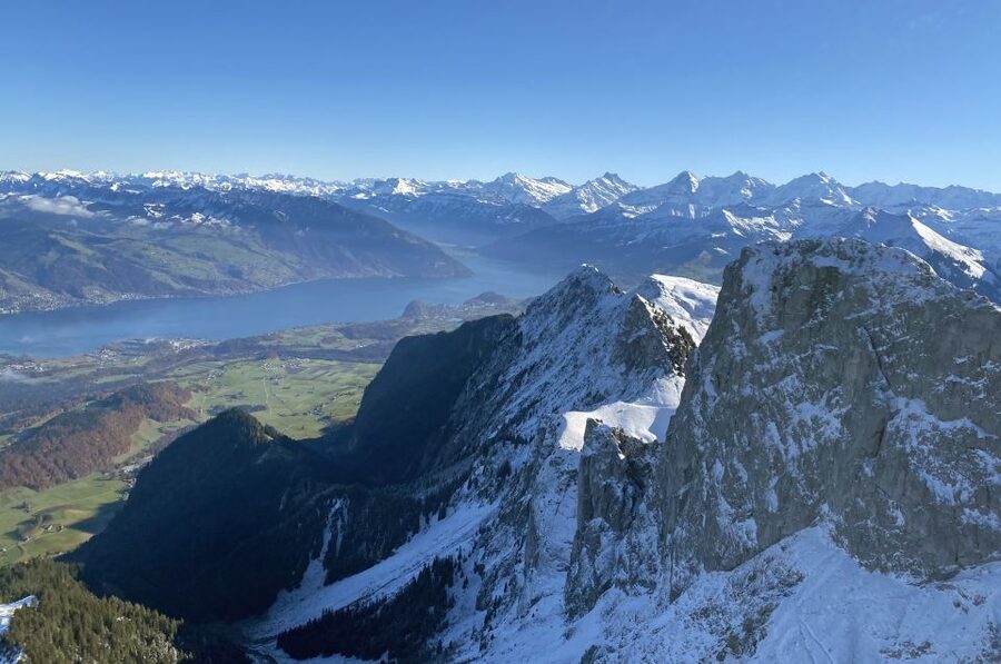 Bern: Mountain & Lake Helicopter Flight for 2 or 3 People - Setting out from Bern-Belp Airport