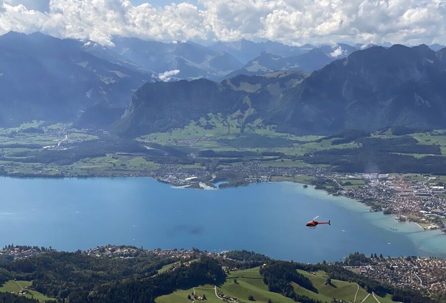 Bern: Mountain & Lake Helicopter Flight for 2 or 3 People - Pilot, commentary, and the personal touch