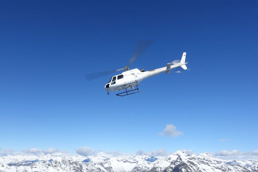 Bern: Private 42-Minute Swiss Alps Helicopter Flight - Photos, souvenir, and the end of the flight