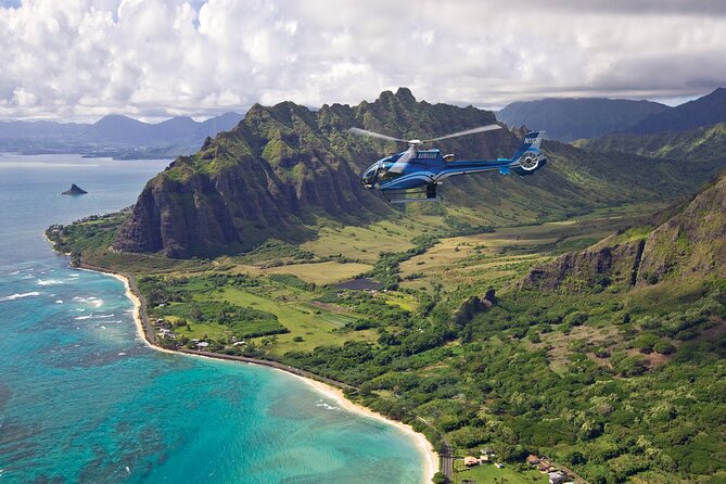 Blue Skies of Oahu Helicopter Tour - Lanikai, Kailua, and Kāneʻohe Bay