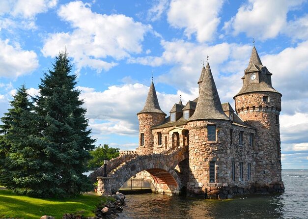 Boldt Castle and Thousand Islands Helicopter Tour - Three Seats, Headsets, and a More Personal Flight