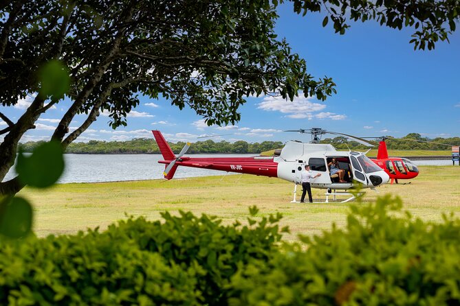 Brisbane And Gold Coast Helicopter Pub Crawl 3 Stops - Flying with a pilot who keeps you connected
