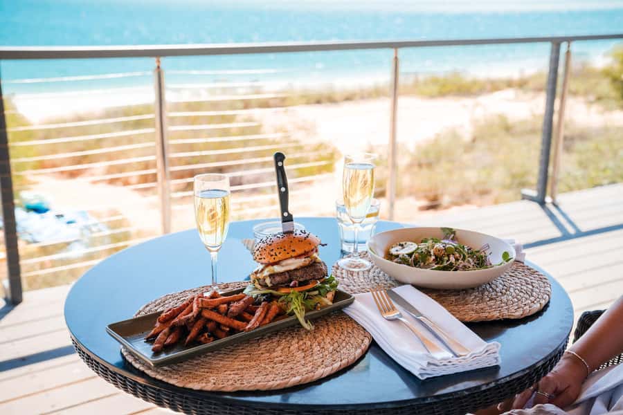 Broome: Edgar Ranges, Eco Beach & Lunch Helicopter tour - The six-hour route from Broome to Eco Beach