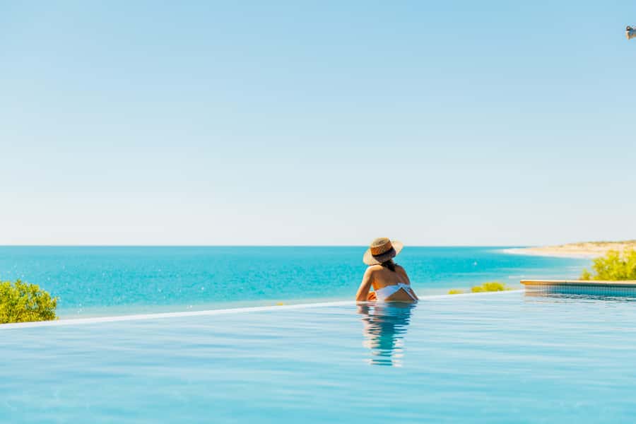 Broome: Edgar Ranges, Eco Beach & Lunch Helicopter tour - The coastal return over Roebuck Bay