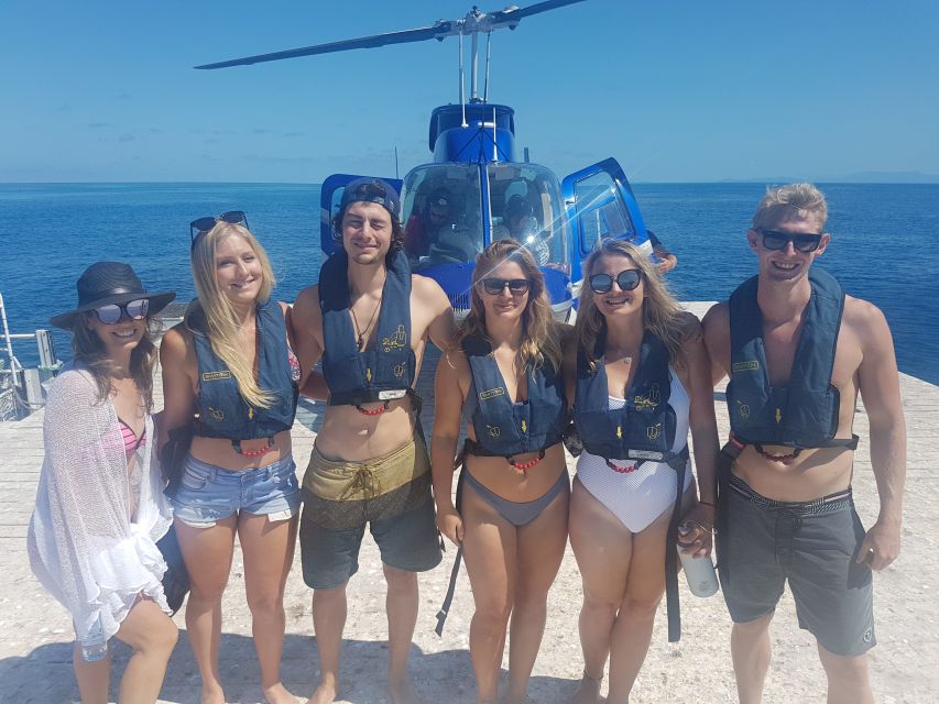 Cairns: Great Barrier Reef Cruise & Scenic Helicopter Flight - Lunch arrives between reef sessions