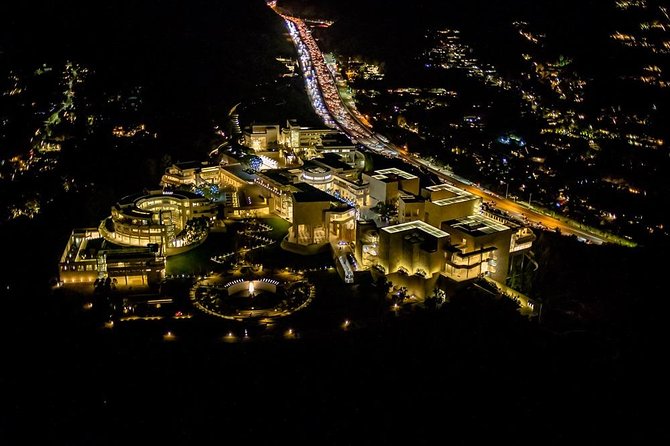 California Coast and Canyons 35-Minute Helicopter Tour - The Getty, Beverly Hills, and Hollywood Hills