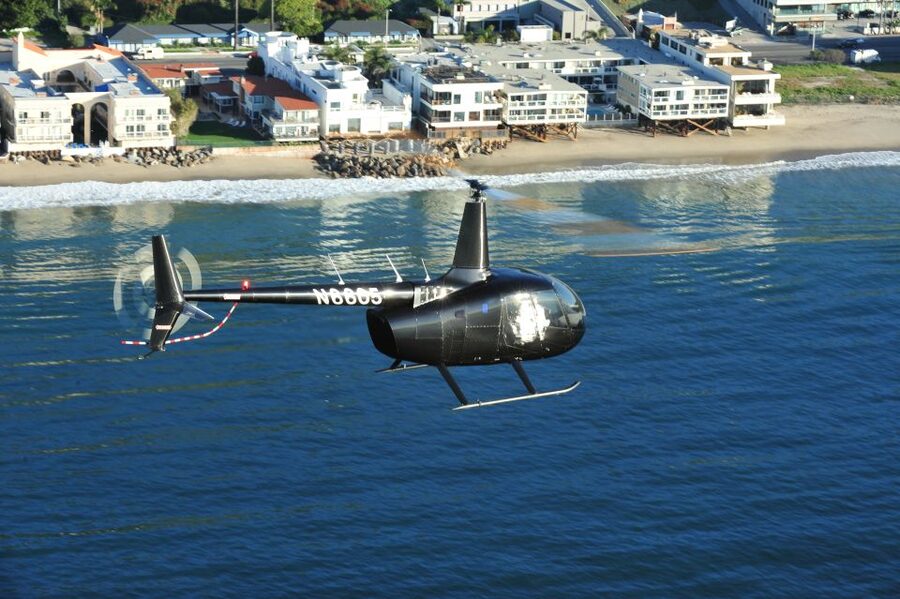 California Coastline & Hollywood Celebrity Helicopter Tour - Seating, group size, and comfort