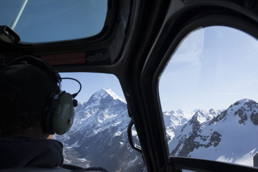 Canterbury: Mount Aorak/Cook Sightseeing Helicopter Flight - Tasman Terminal Lake and its floating ice
