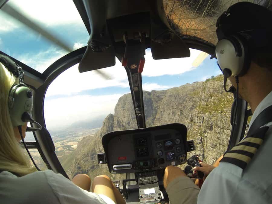 Cape Town: 2 Oceans Helicopter Flight with Boat Tour Ticket - Why the helicopter is the best way to read Cape Town
