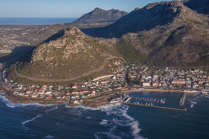 Cape Town: 25min Helicopter Flight with Complimentary Boat Cruise - Constantia Valley and the final approach