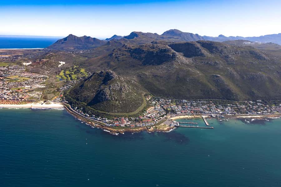 Cape Town to Cape Point Helicopter Flight - 48Min - Returning to the waterfront with sparkling wine