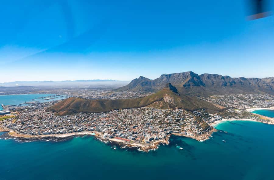 Cape Town Two Oceans Scenic Helicopter Flight - 27min - Groot Constantia, Table Mountain, and the City Bowl