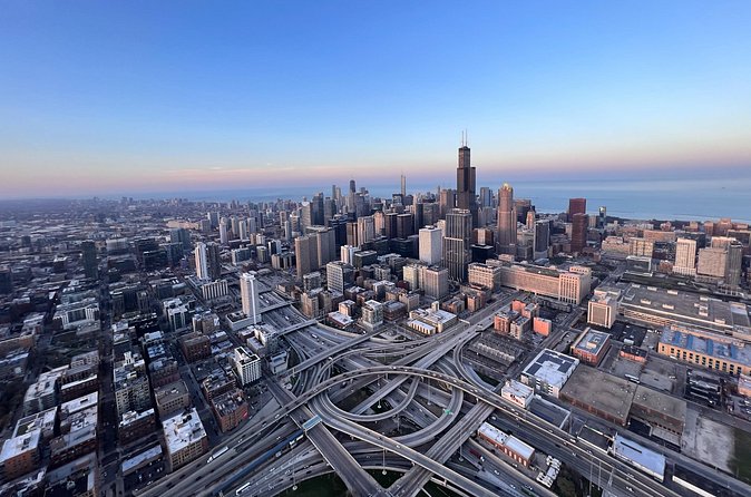 Chicago Helicopter 25-Mile Tour for up to Three Passengers - Comfort, professionalism, and what to expect onboard