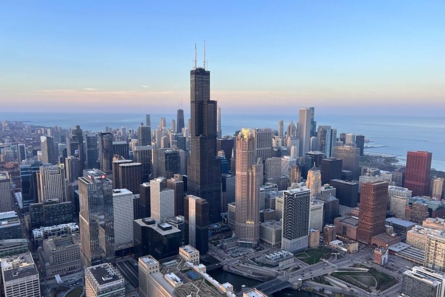 Chicago: Helicopter Tour of Chicago Skyline - Taking Off from Vertiport Chicago FBO