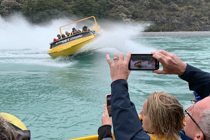 Christchurch Heli-Jet - Helicopter and Jet Boat - A helicopter start from Christchurch’s Harewood base