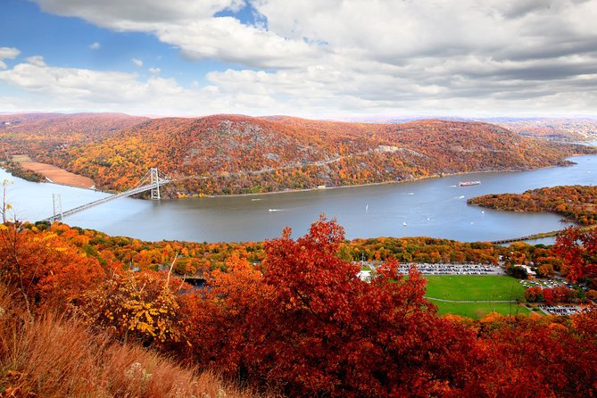 Couple's Private Hudson Valley Fall Foliage Helicopter Tour from Westchester - West Point from the air