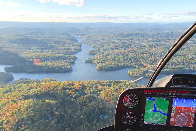 Couple's Private Hudson Valley Fall Foliage Helicopter Tour from Westchester - Starting at Westchester County Airport