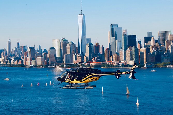 Deluxe Manhattan Helicopter Tour - Going north to Harlem and the Palisades Cliffs