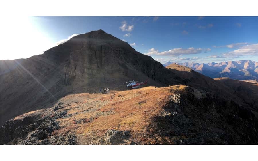 Denali National Park: Helicopter and Hike Adventure - The helicopter flight over tundra and alpine ridges