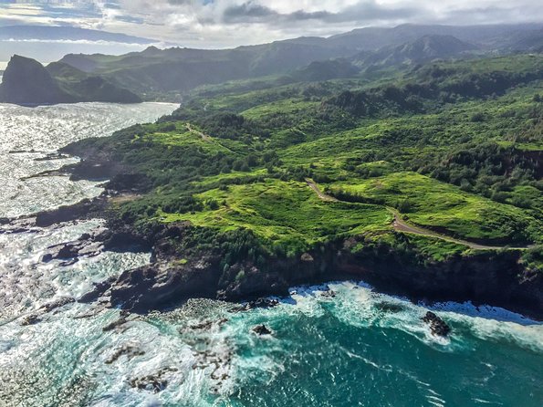 Doors Off West Maui and Molokai 45 minute Helicopter Tour - Doors-off flying: thrilling, noisy, and exposed
