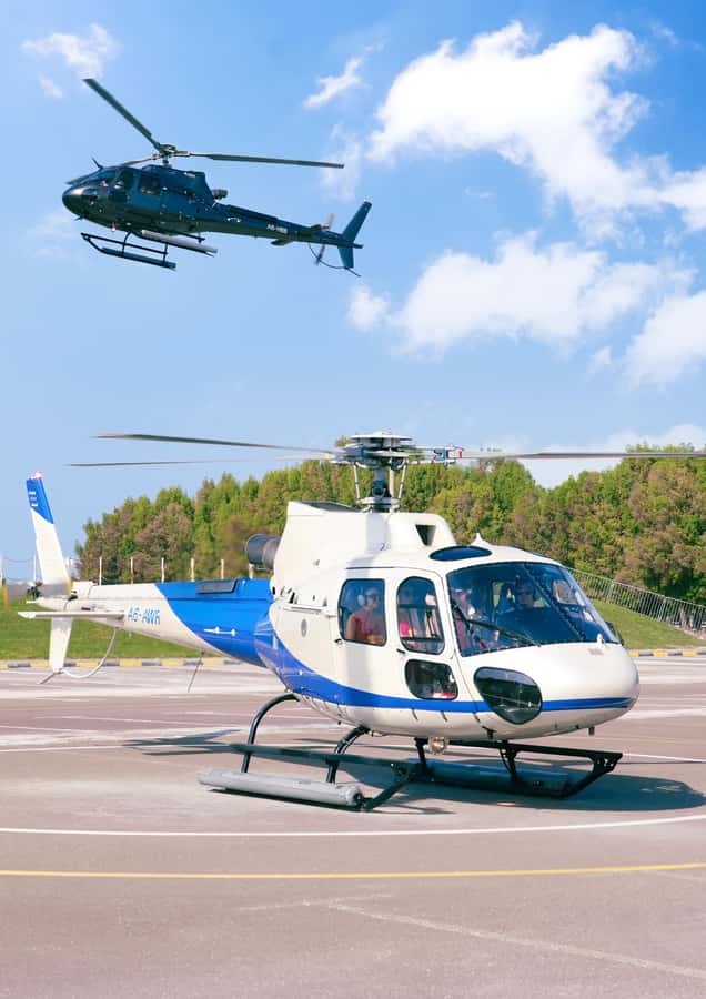 Dubai: 22-Minute Helicopter Flight - Arriving at HeliDubai and preparing for takeoff