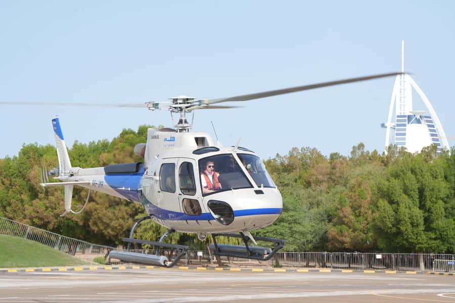 Dubai: 30-Minute Scenic Helicopter Tour - Leaving from the Dubai Police Academy helipad