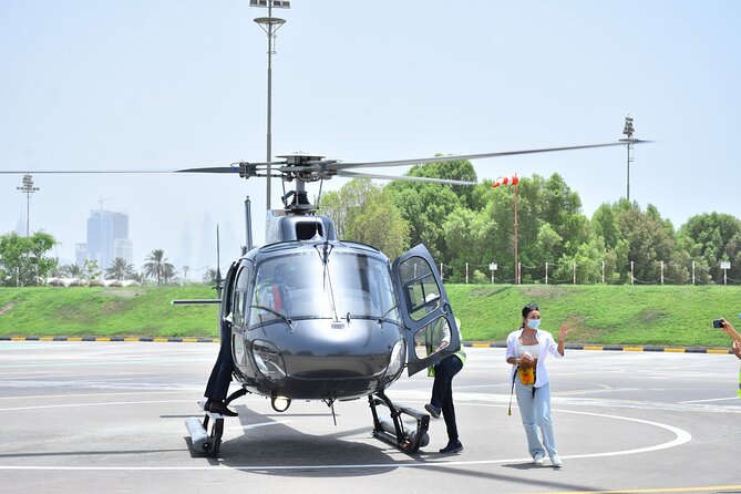Dubai Helicopter Tour: Experience Dubai’s Iconic Landmarks - The Dubai skyline and Burj Khalifa