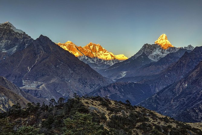 Everest Helicopter Tour with Breakfast in Hotel Everest View - Photographing Everest before the return flight