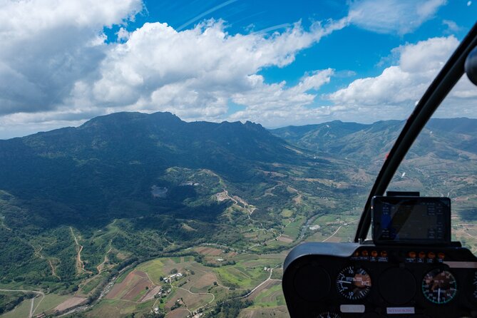 Fiji Private Helicopter Tour Sleeping Giant and Koroyanitu Heritage Park - Seeing Fiji from the helicopter seat
