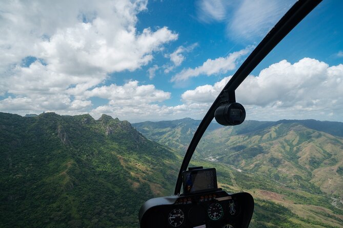 Fiji Private Helicopter Tour Sleeping Giant and Koroyanitu Heritage Park - What the pilot adds to the flight