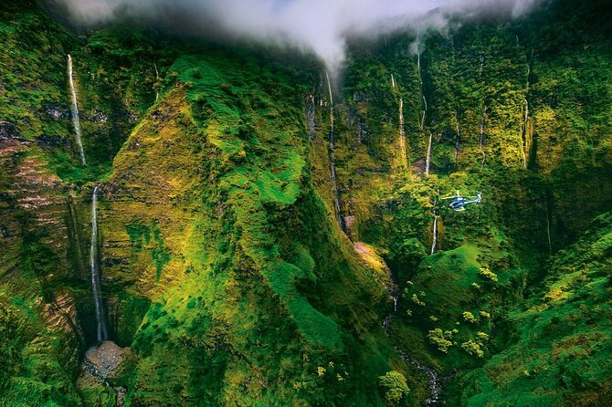 First Class Maui & Molokai Helicopter Tour with Landing - First-class seating and what it changes