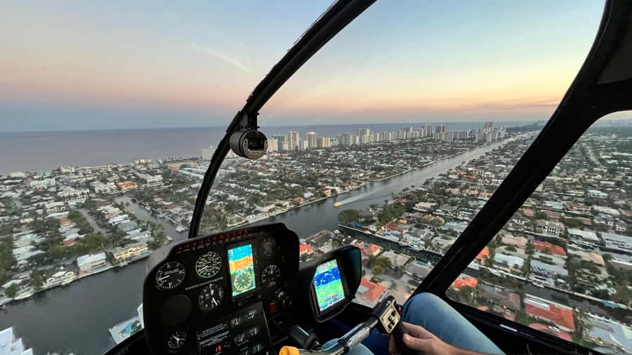 Fort Lauderdale : Romantic Champagne Helicopter Flight Tour - Champagne and the romantic side of the flight