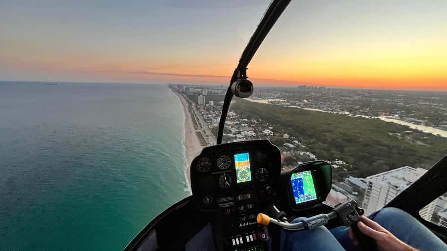 Fort Lauderdale : Romantic Champagne Helicopter Flight Tour - Who will enjoy this most